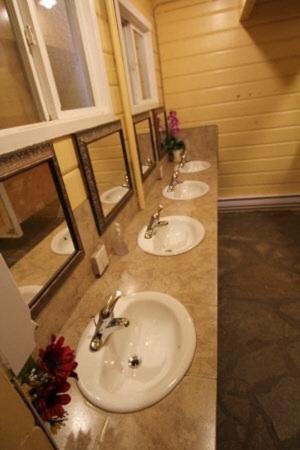 Revelstoke Campgrounds & Cabins Villa Luaran gambar